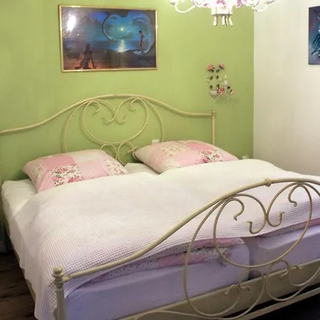 Rosi's Cozy Hotel